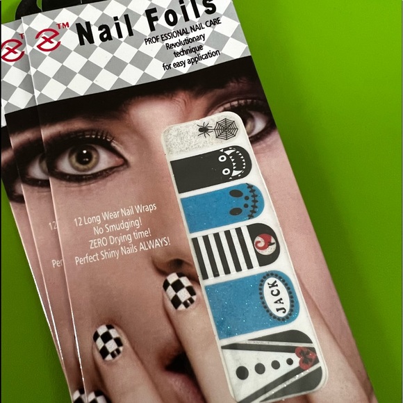 INSTANT NAIL FOILS graphic print fast wrap apply: nightmare before Christmas - Picture 4 of 5
